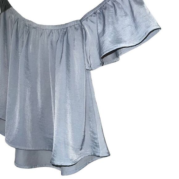 AMERICAN EAGLE OUTFITTERS Off The Shoulder Silver Blouse Size XS - Picture 4 of 7